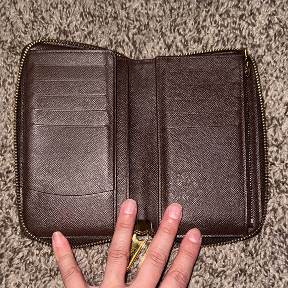 Authentic Louis Vuitton Damier Ebene Zippy Wallet - Picture 7 of 12